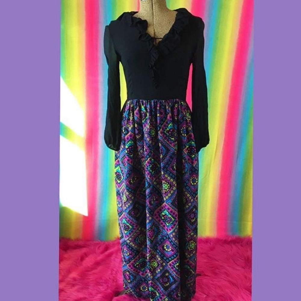 1970s purple and black hostess dress